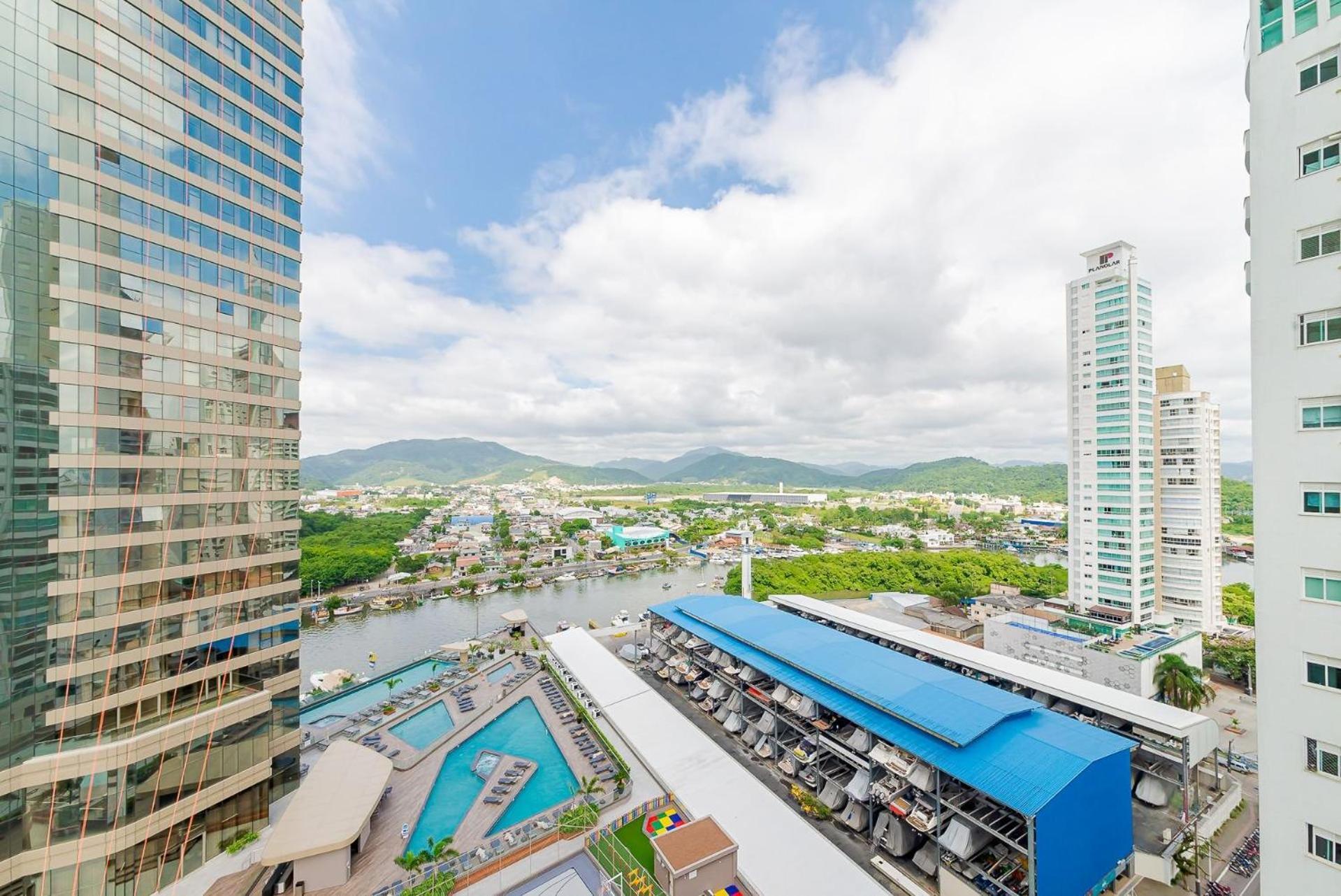 Apto Amplo 1Suite Mais 2Quartos - Quadra Mar 50M Da Praia - Somente Familiares Balneário Camboriú Eksteriør bilde
