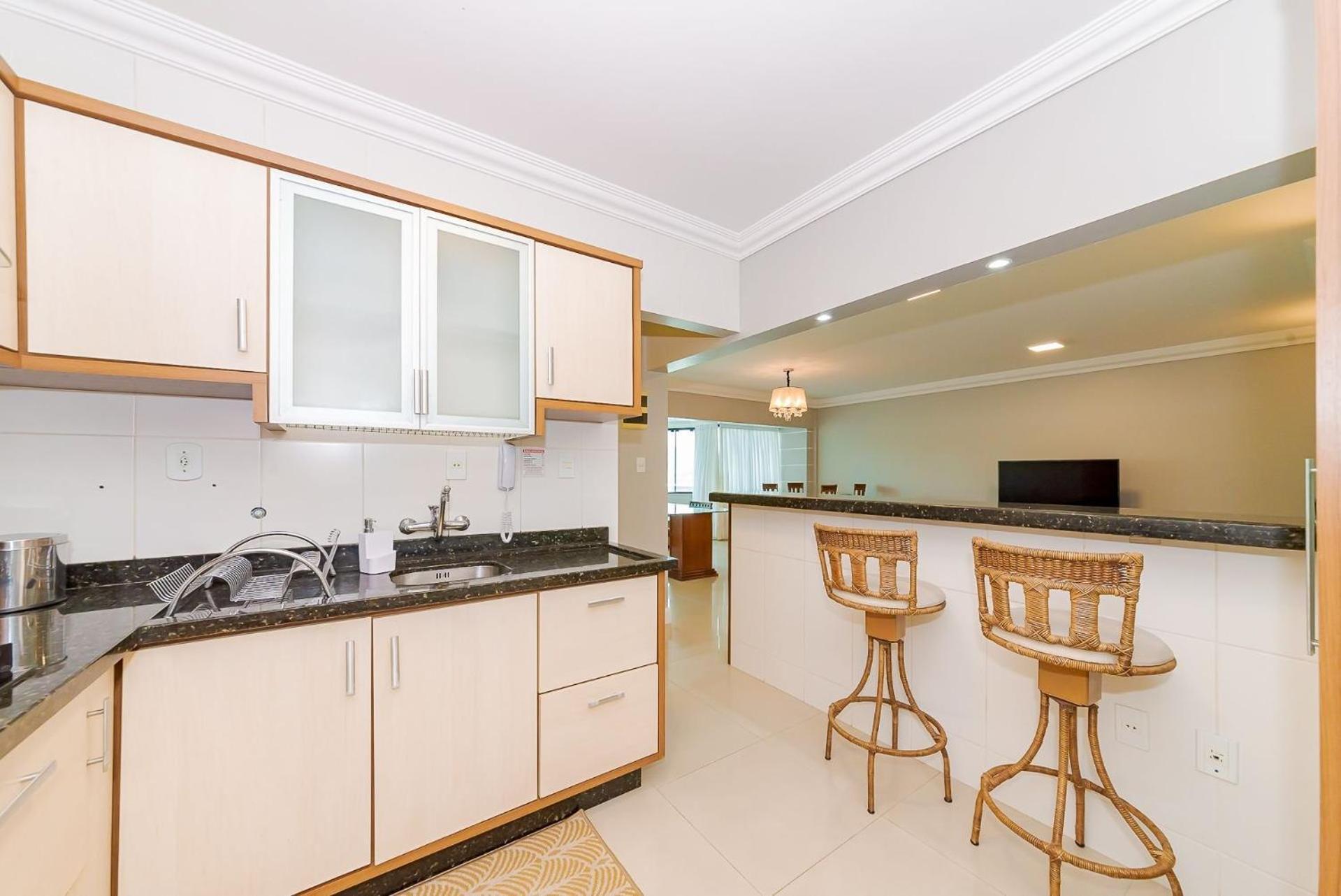 Apto Amplo 1Suite Mais 2Quartos - Quadra Mar 50M Da Praia - Somente Familiares Balneário Camboriú Eksteriør bilde
