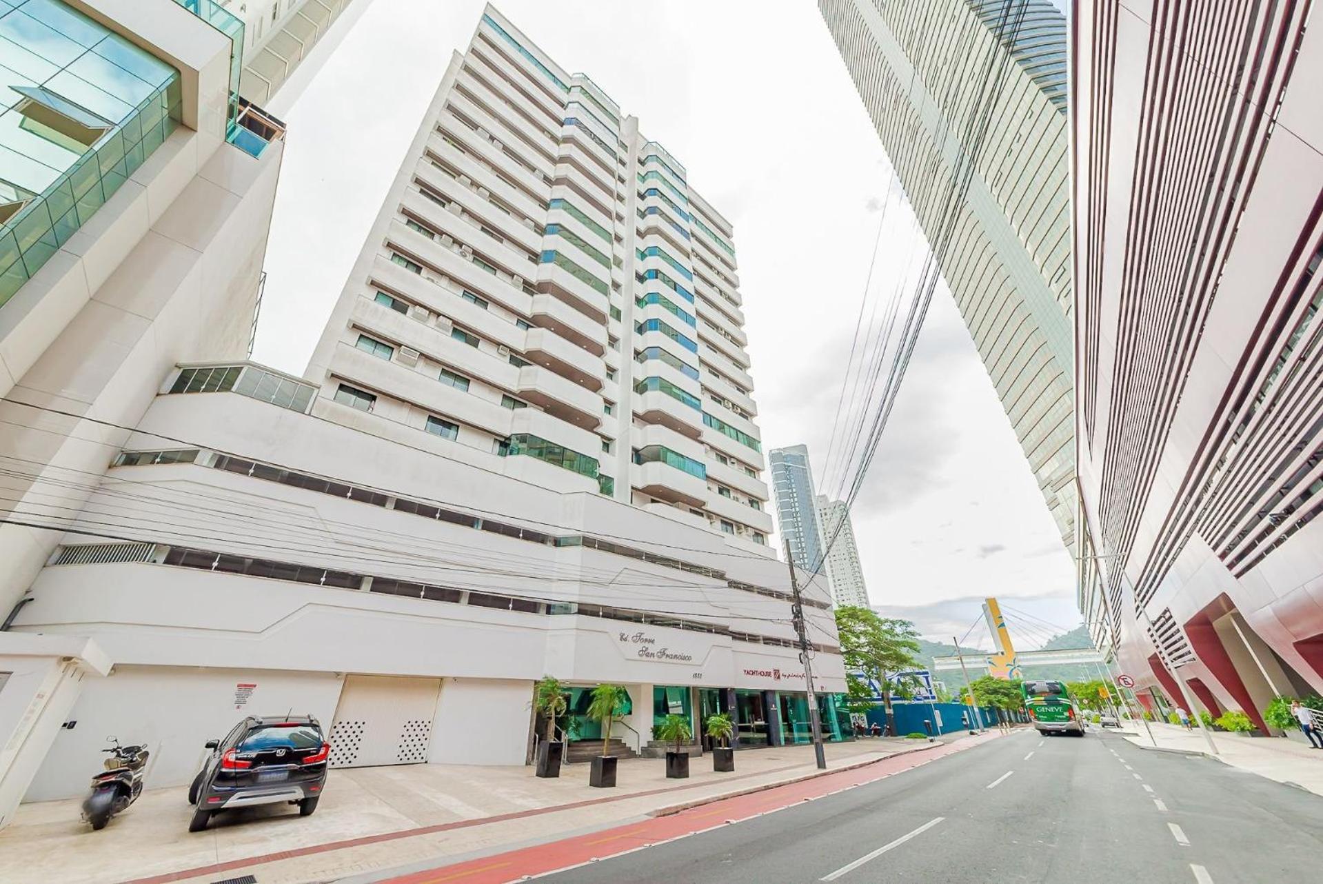 Apto Amplo 1Suite Mais 2Quartos - Quadra Mar 50M Da Praia - Somente Familiares Balneário Camboriú Eksteriør bilde
